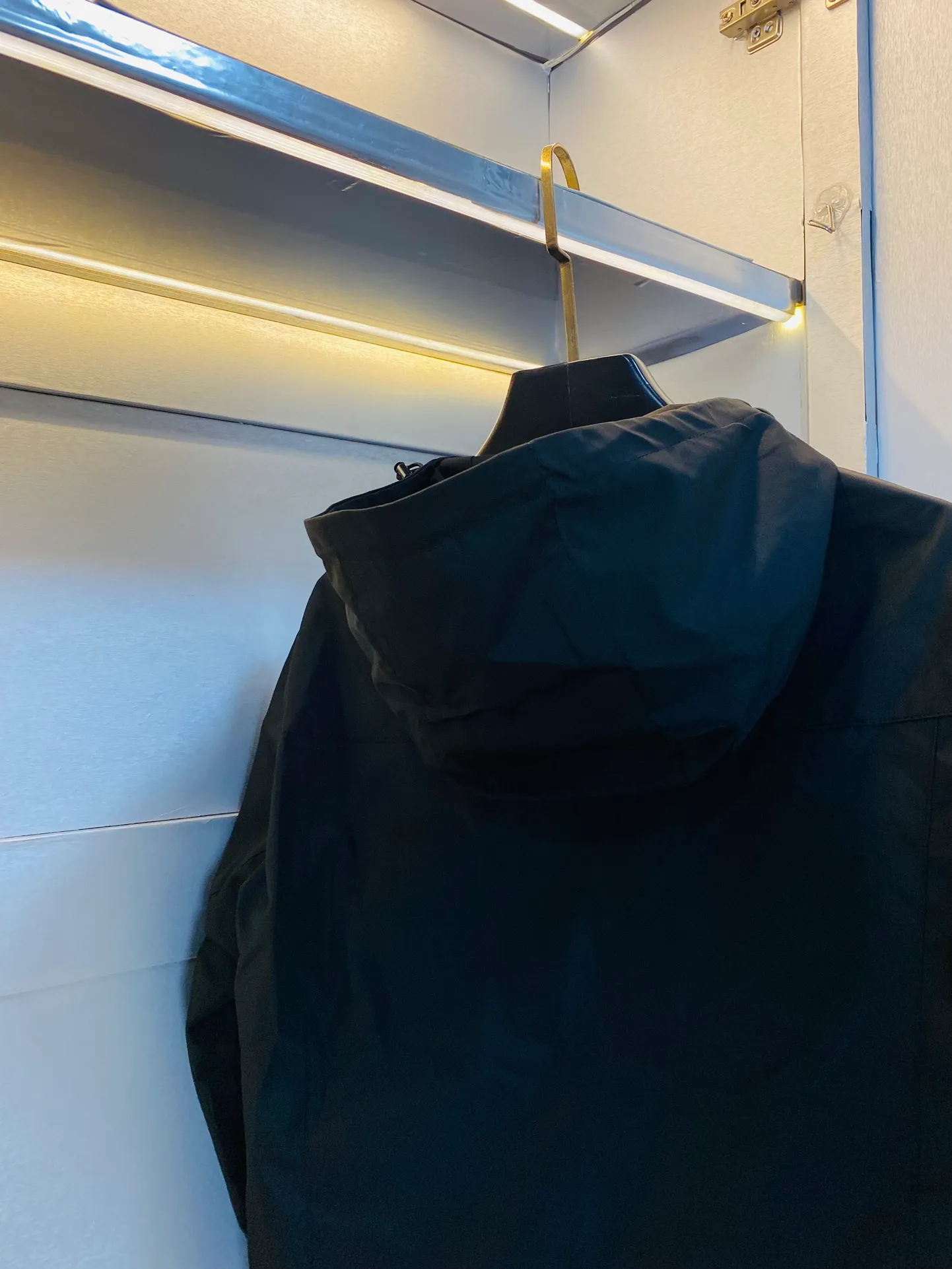 Same Style， ， 2026 New Arrival ， Original Premium Breathable ， ， ， Quality。 ， Sizes：M～3XL，